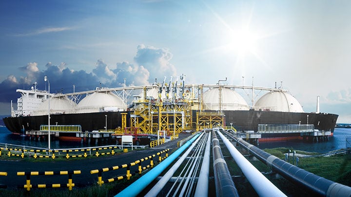 LNG terminal pipes